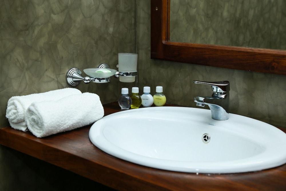 טיסמהרמה Yala Oga Reach Hotel מראה חיצוני תמונה